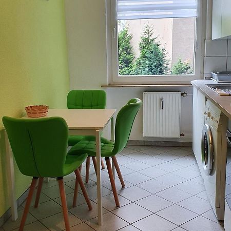 Grosse Ferienwohnung An Der Rheinpromenade Three Дуйсбург Екстериор снимка